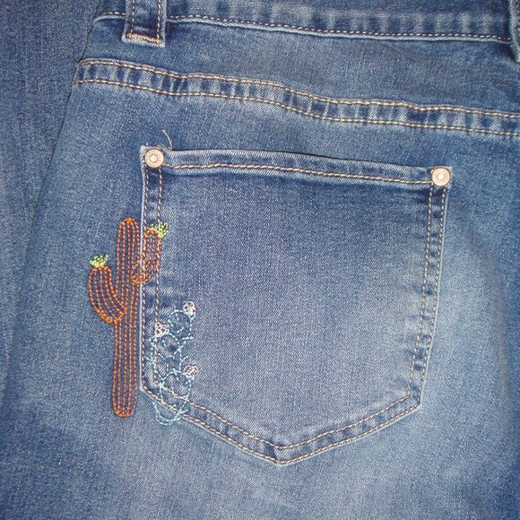 Rock & Roll Cowgirl Embroidered Boyfriend Jeans 31 - Picture 10 of 10